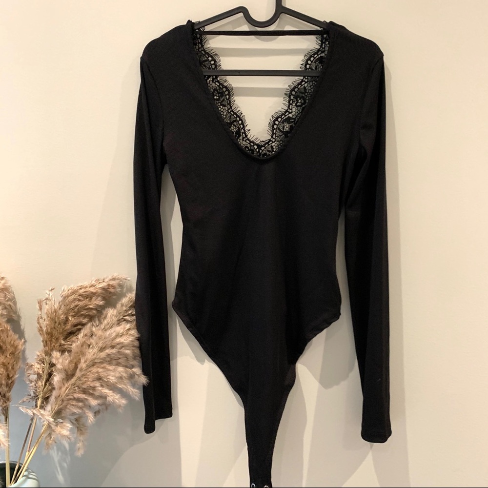 New Look- Lacy Bodysuit - Picture 4 of 9